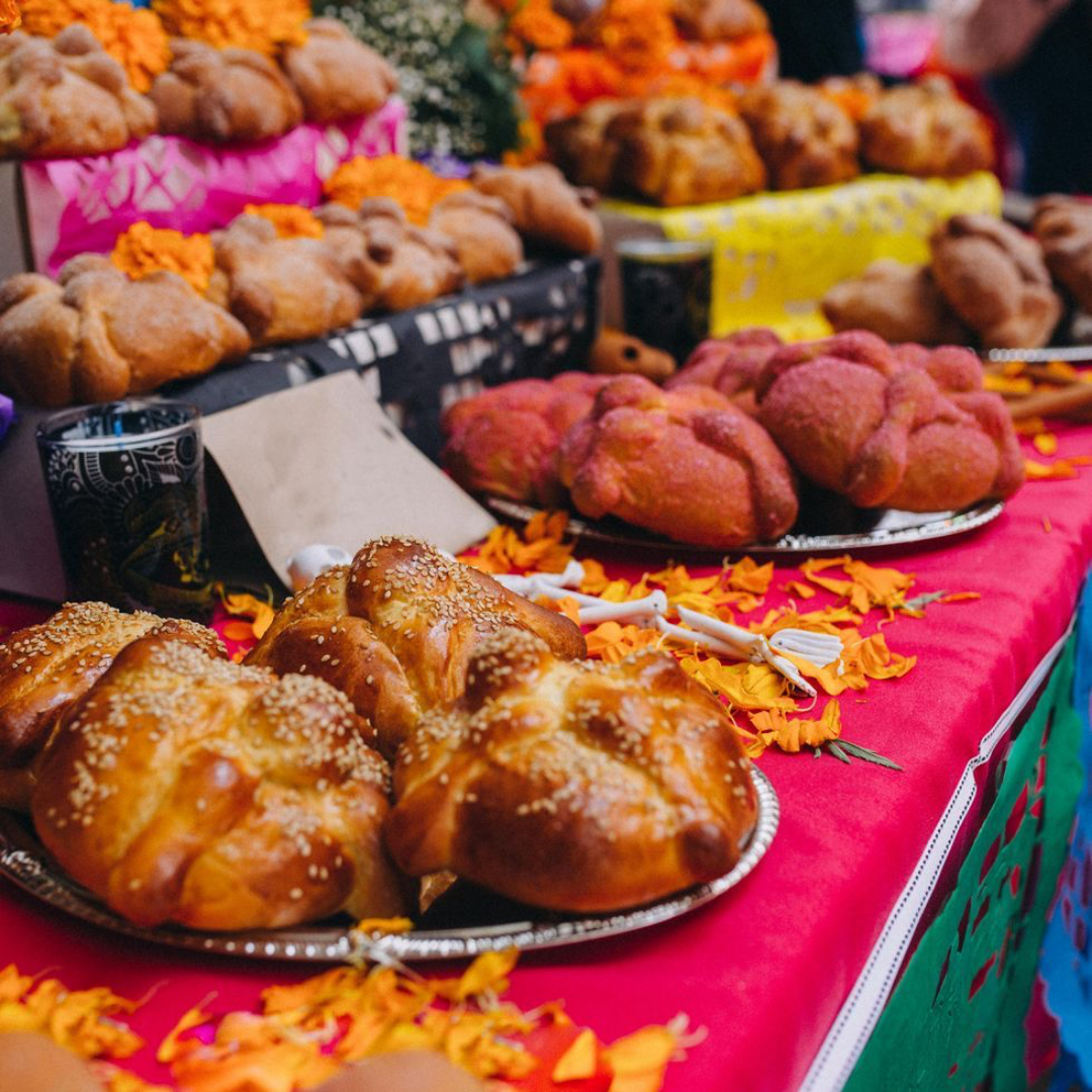 Pan de muerto: origen, significado y variedades en México